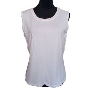 Preswick & Moore Solid White Sleevless Top With Button Neckline Women's Sz Large